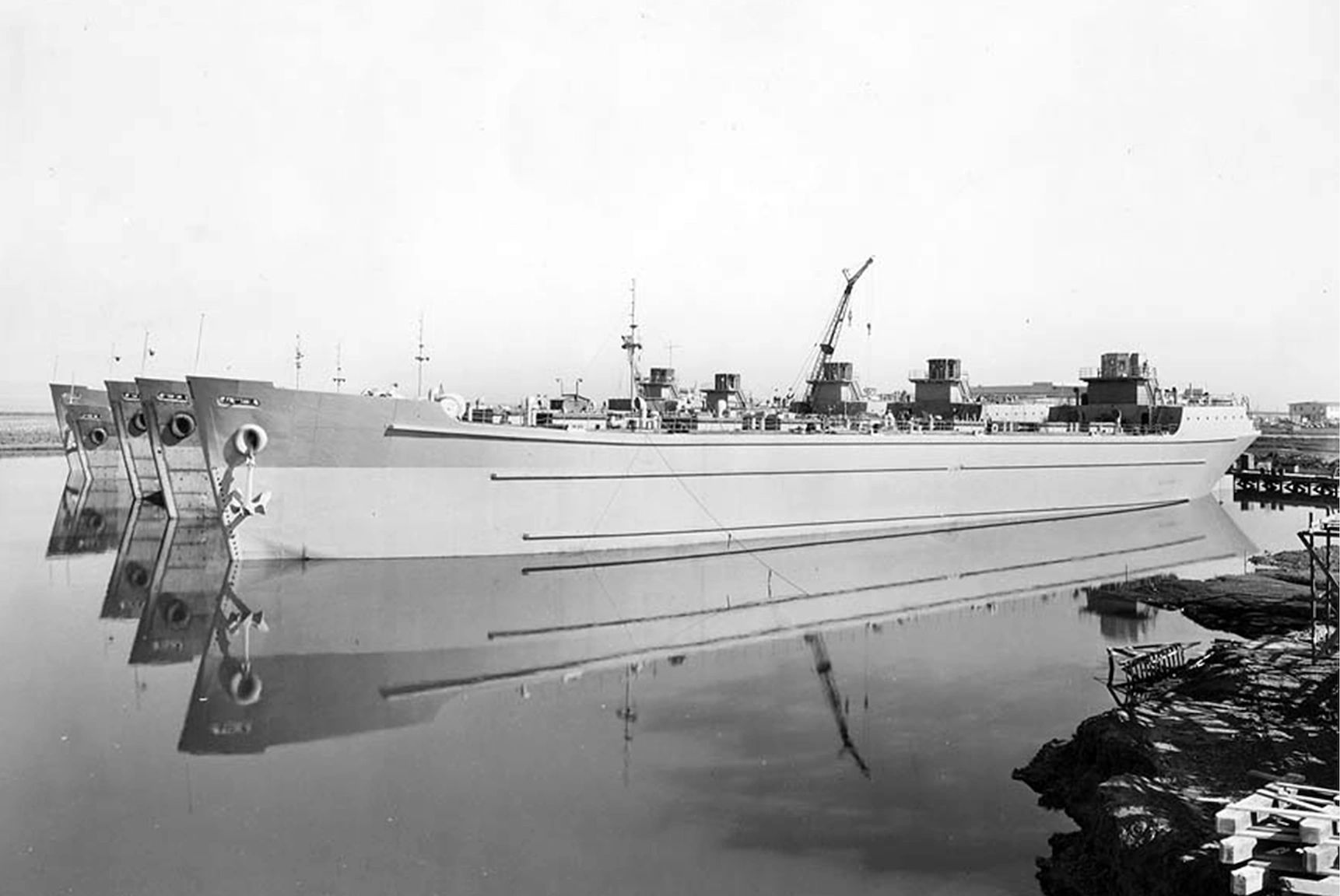 Barrett & Hilp, South San Francisco The B7D1 Barges of WWII